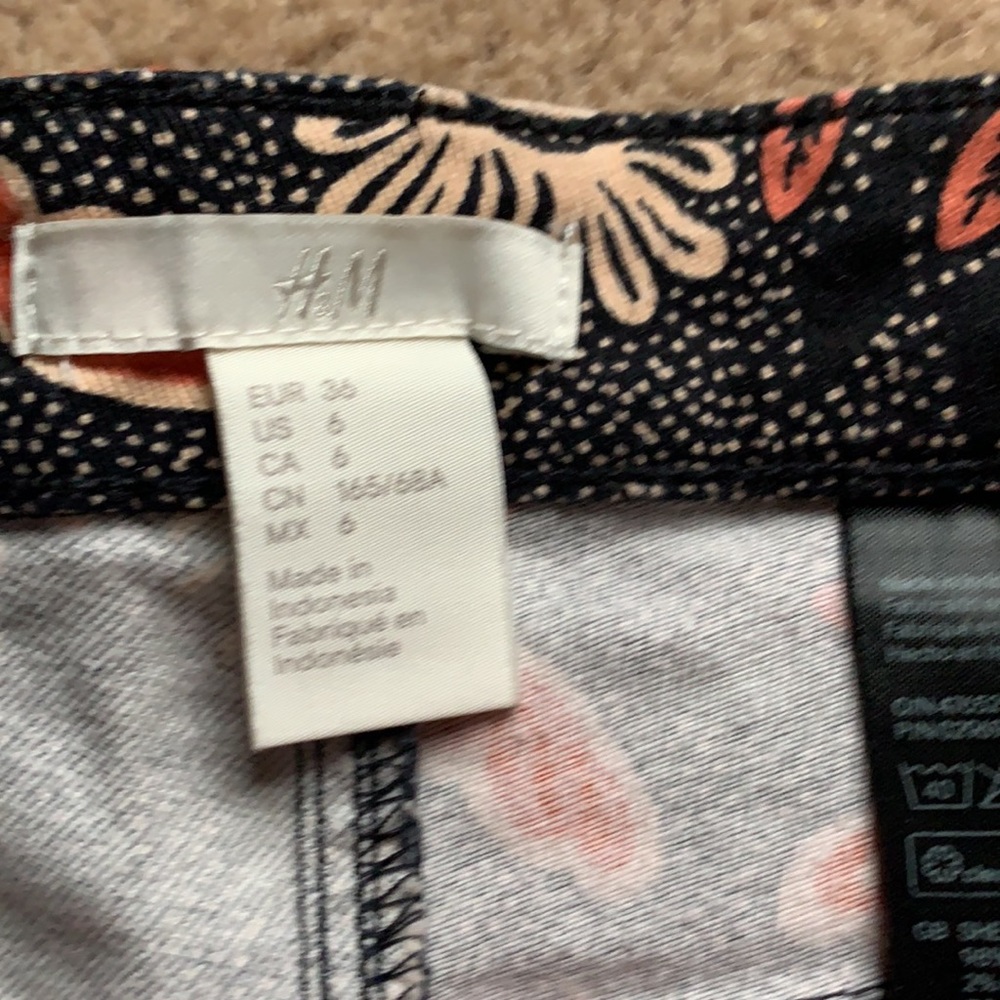 shorts - Picture 3 of 3